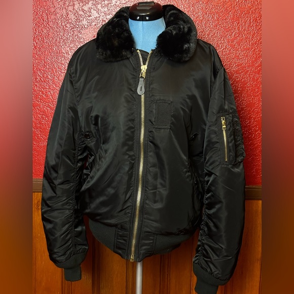 Alpha Industries Men's Black B-15 Flight Jacket - Picture 4 of 9